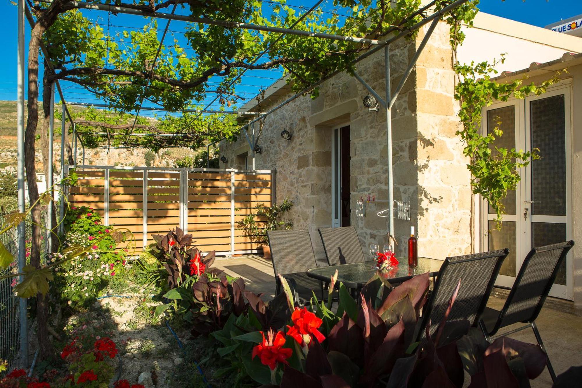 Eliana'S Stone House Daire Benoudhiana Dış mekan fotoğraf
